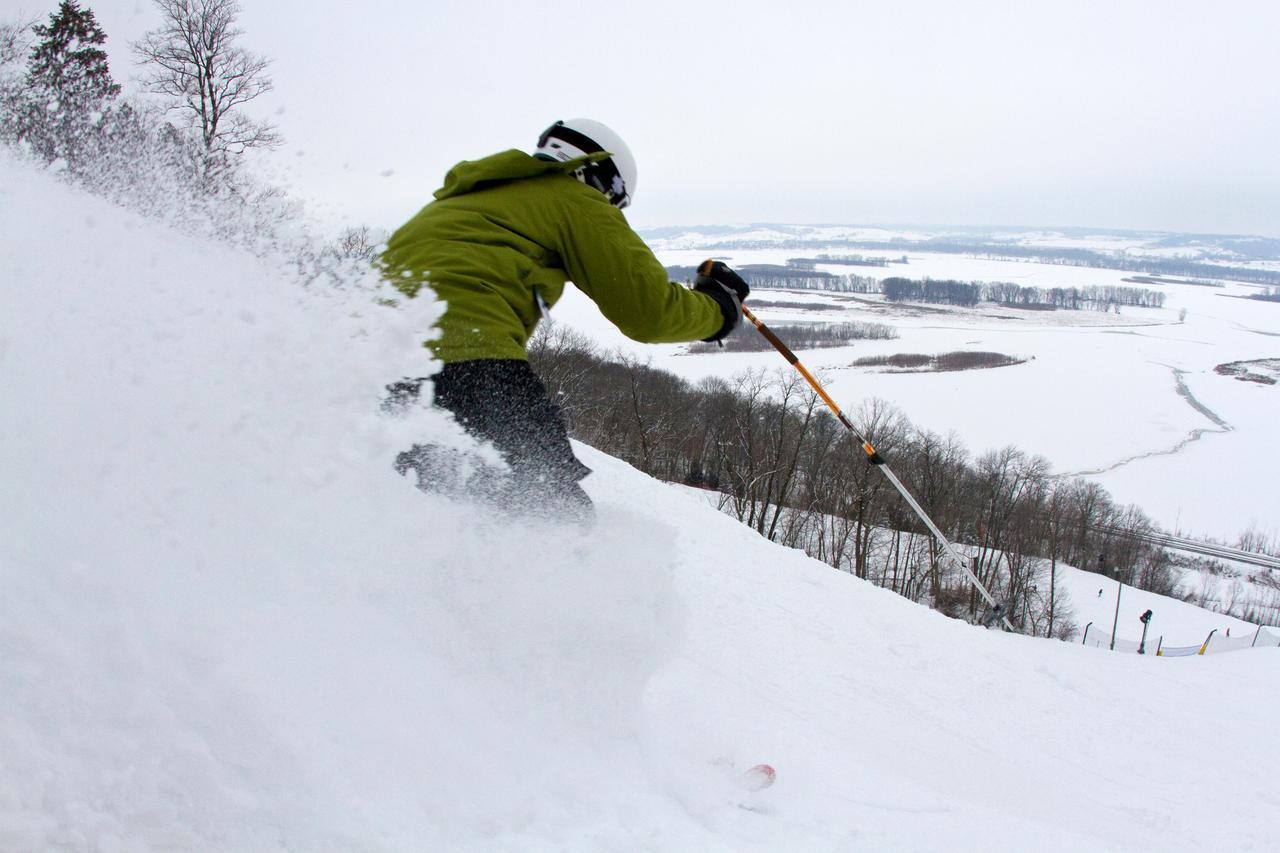 Chestnut Mountain Resort Галена Екстериор снимка
